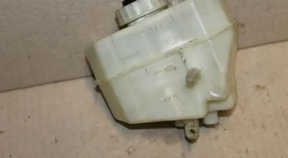 BMW 3 E46 Brake fluid reservoir 