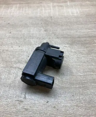 Audi A4 S4 B7 8E 8H Turbo solenoid valve 059906628B 70101900