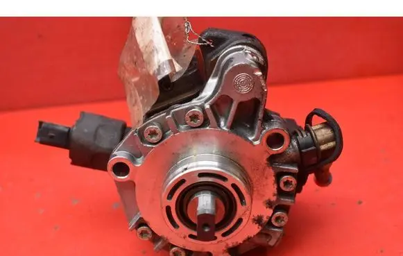 Volvo V50 Fuel injection high pressure pump 9658193780