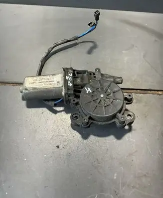 Volkswagen Golf IV Front door window regulator motor