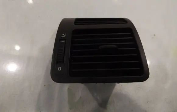 Volkswagen Touran I Dashboard side air vent grill/cover trim