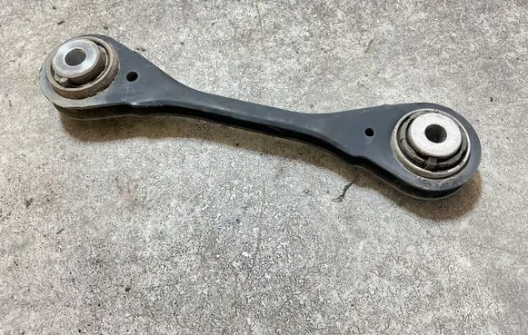 Rear control arm