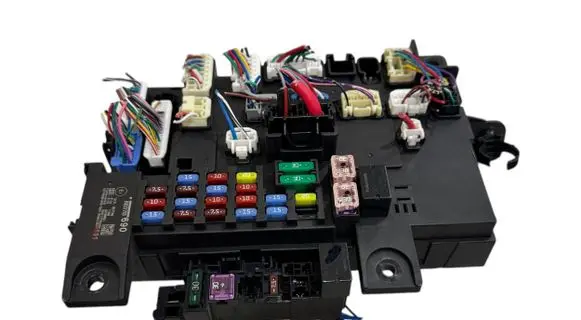 Mitsubishi Outlander Fuse module 8637B690 C8637011S C8637011A
