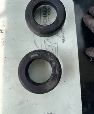 Mercedes-Benz 190 W201 Rear coil spring rubber mount 2013251144