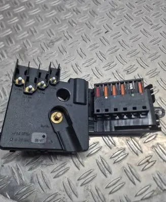 Mercedes-Benz E W211 Fuse box set 013948381 013948371