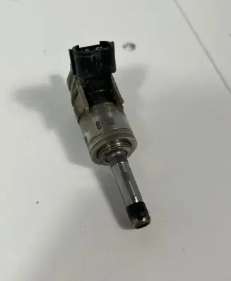 Toyota RAV 4 (XA50) Fuel injector 23250-25010