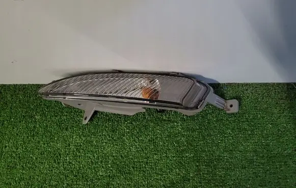 Opel Astra J Front indicator light 662588537