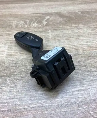 BMW 5 E60 E61 Indicator stalk 6951349 1106750