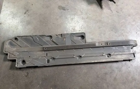 Mercedes-Benz C W204 Side bottom protection A2046804308