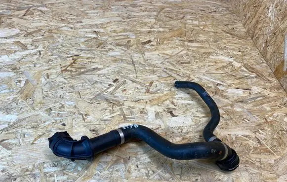 Volvo V40 Engine coolant pipe/hose 31368852
