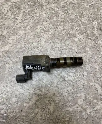 Toyota Avensis T220 Camshaft vanos timing valve 1533022030