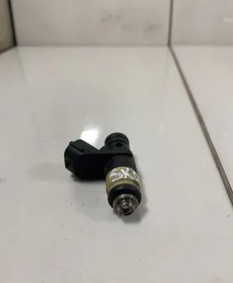 Skoda Fabia Mk2 (5J) Fuel injector 036906031M