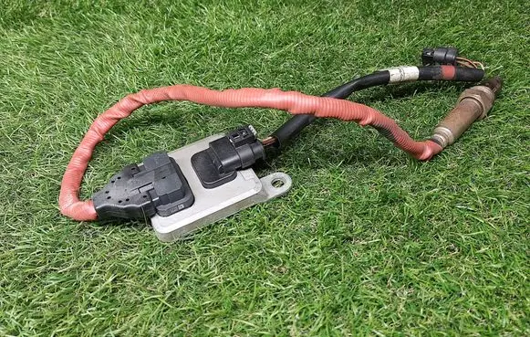 Mercedes-Benz E W212 Lambda probe sensor A0009056104