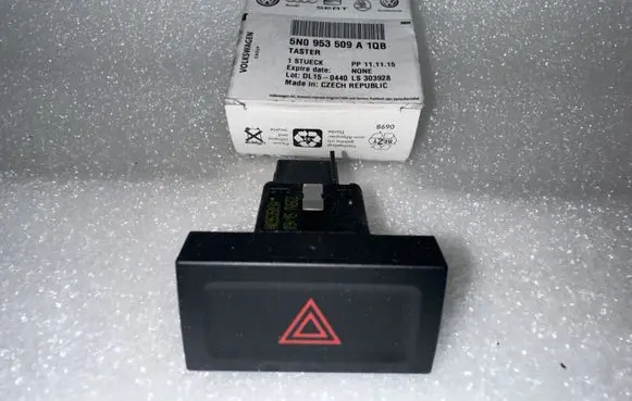 Volkswagen Multivan T5 Hazard light switch 5N0953509A 5N0953509