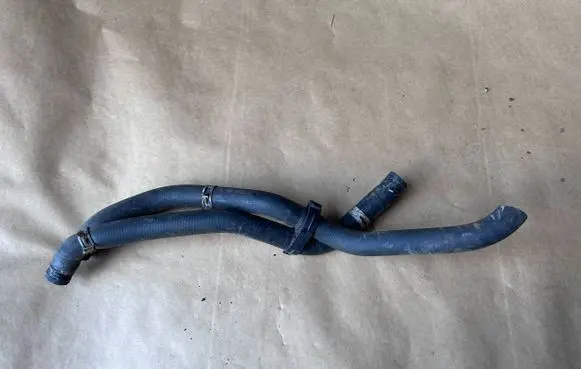 Ford Mondeo Mk III Engine coolant pipe/hose