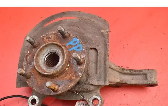 Renault Koleos I Front wheel hub spindle knuckle