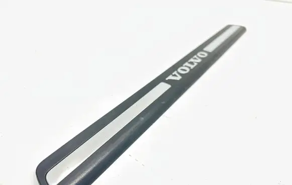 Volvo V70 Front sill trim cover 8659960