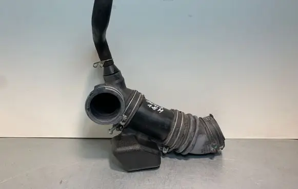 Toyota Auris E180 Air intake duct part 178940T010 178800T050