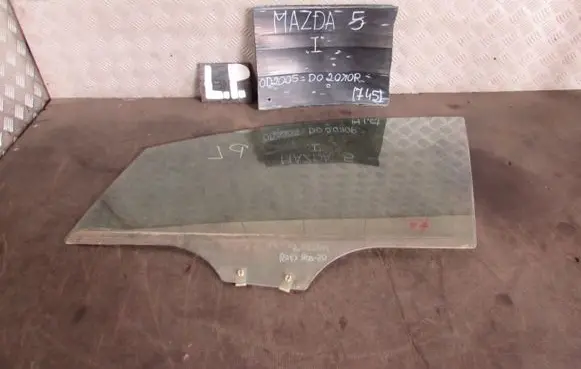Mazda 5 Sliding door window/glass 
