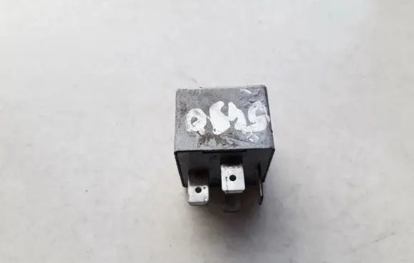 Volkswagen Golf III Other relay 141951253B 20240072