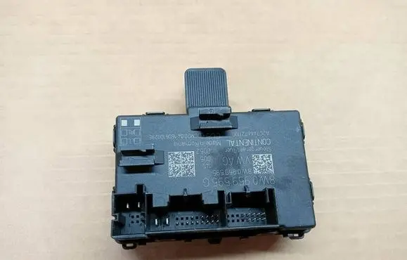 Audi A4 S4 B9 Door control unit/module 8W0959595G 0052 8W0959595