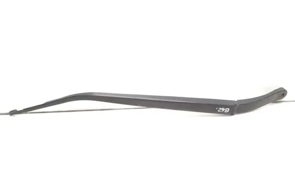 Honda CR-V Front wiper blade arm B7951