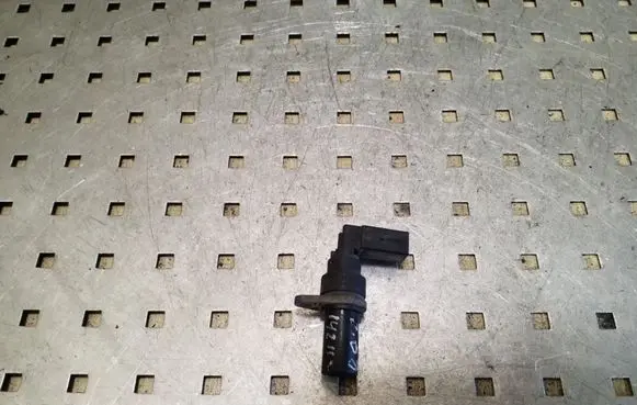 BMW 5 E39 Crankshaft position sensor 2247926 13622247926 259160