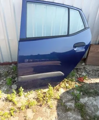 Hyundai i10 Rear door