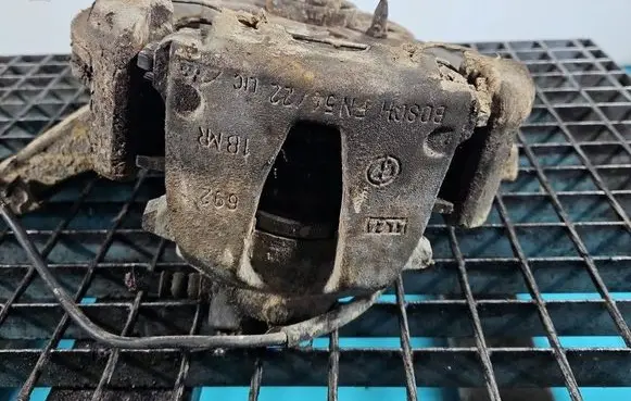 Front brake caliper
