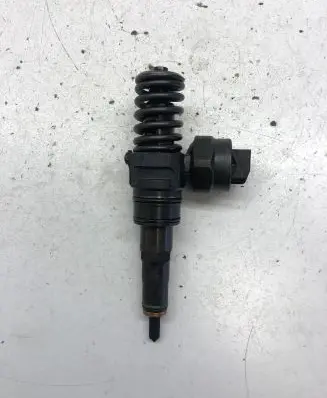 Volkswagen PASSAT B5 Fuel injector 038130073F 0414720007