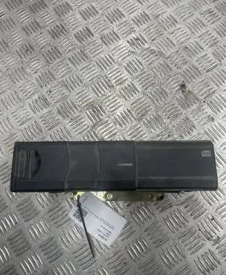 BMW 5 E39 CD/DVD changer 6913388