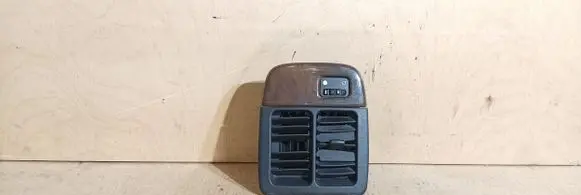 Jaguar XJ X308 Rear air vent grill GNC7890AA