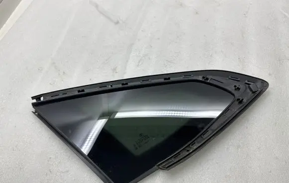 BMW i4 Rear side window 43R01390 E000233