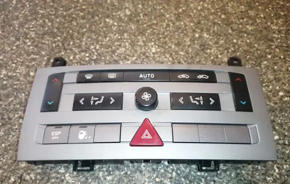 Citroen C5 Climate control unit 96573328