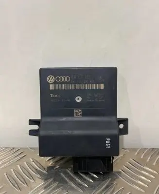 Audi Q7 4L Gateway control module 4L0907468 4L0910468