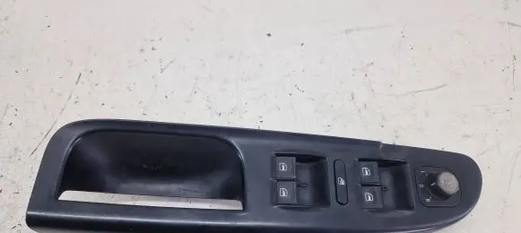Volkswagen PASSAT B6 Front door window switch trim 3C1867171B