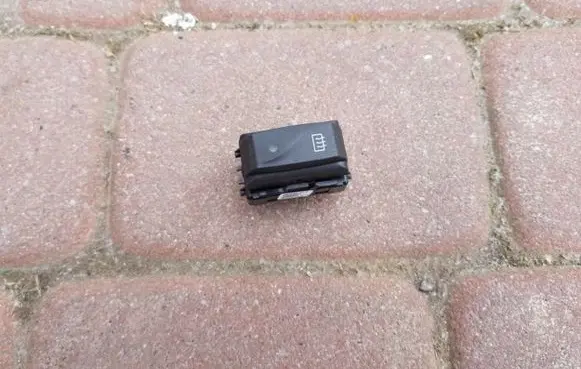 Renault Trafic III (X82) Windscreen/window heater switch 253508347R