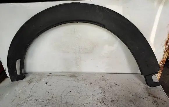 Mini Cooper Countryman F60 Front arch trim 7389367