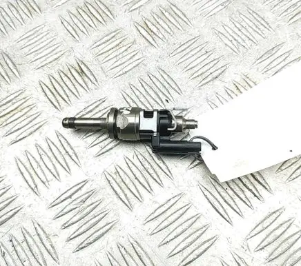 Volvo XC60 Fuel injector 32140007
