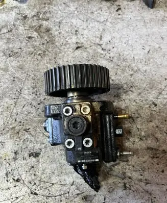 Opel Zafira B Fuel injection high pressure pump 0445010128