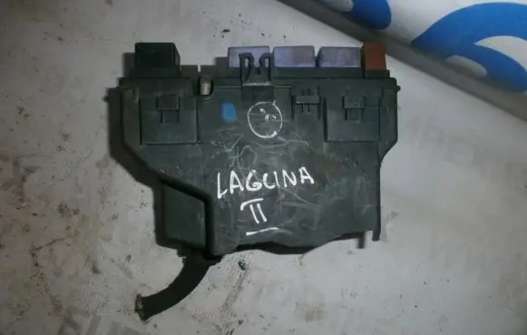 Renault Laguna II Fuse box set 8200445566b