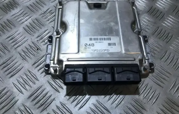 Volvo S40, V40 Engine control unit/module 30630048 edc15c3