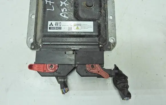 Mitsubishi ASX Engine control unit/module 1860B422 4N13 2758008906