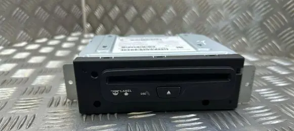 Jeep Grand Cherokee Radio/CD/DVD/GPS head unit P05091245AC