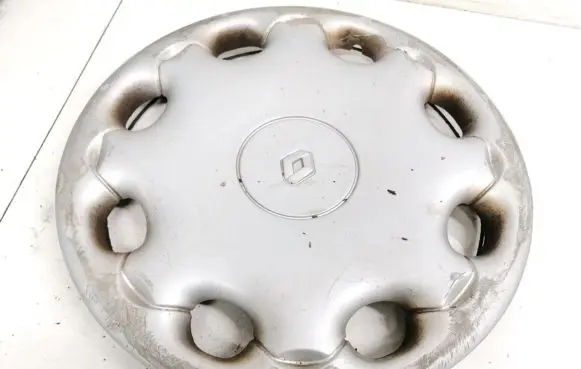Renault Clio II R15 wheel hub/cap/trim 7700427890