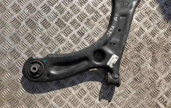 Volkswagen Jetta VI Front lower control arm/wishbone 5C0407151B