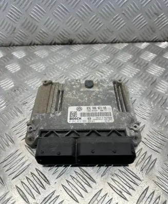 Volkswagen Golf V Engine control unit/module 03G906021HB 1039S15613