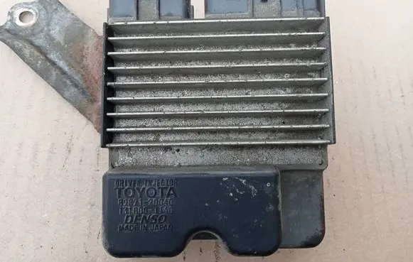 Toyota Avensis T250 Fuel injection control unit/module 8987120040 1310001140