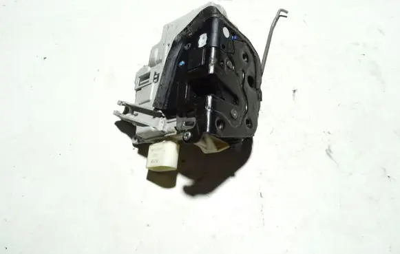 Audi A4 S4 B7 8E 8H Front door lock 8E2837016AA