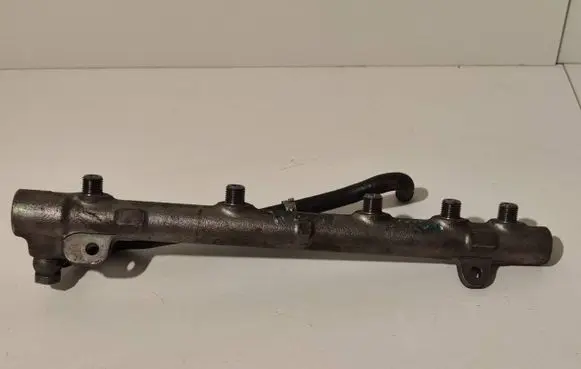 Mercedes-Benz C W204 Fuel main line pipe A6460700395 R9144Z142A 0901200140